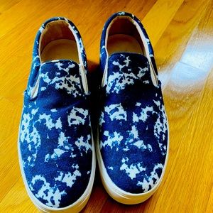 Saturday’s NYC Slides Brand new with tags